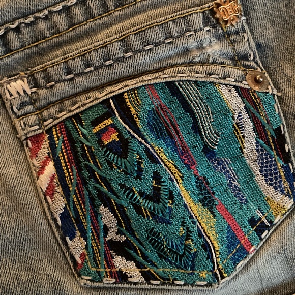 COOGI Authentic Australian Embroidered Jean Shorts - Picture 3 of 7